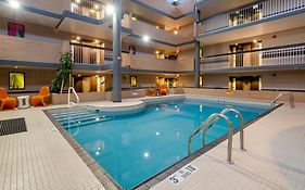 Best Western Plus Village Park Inn